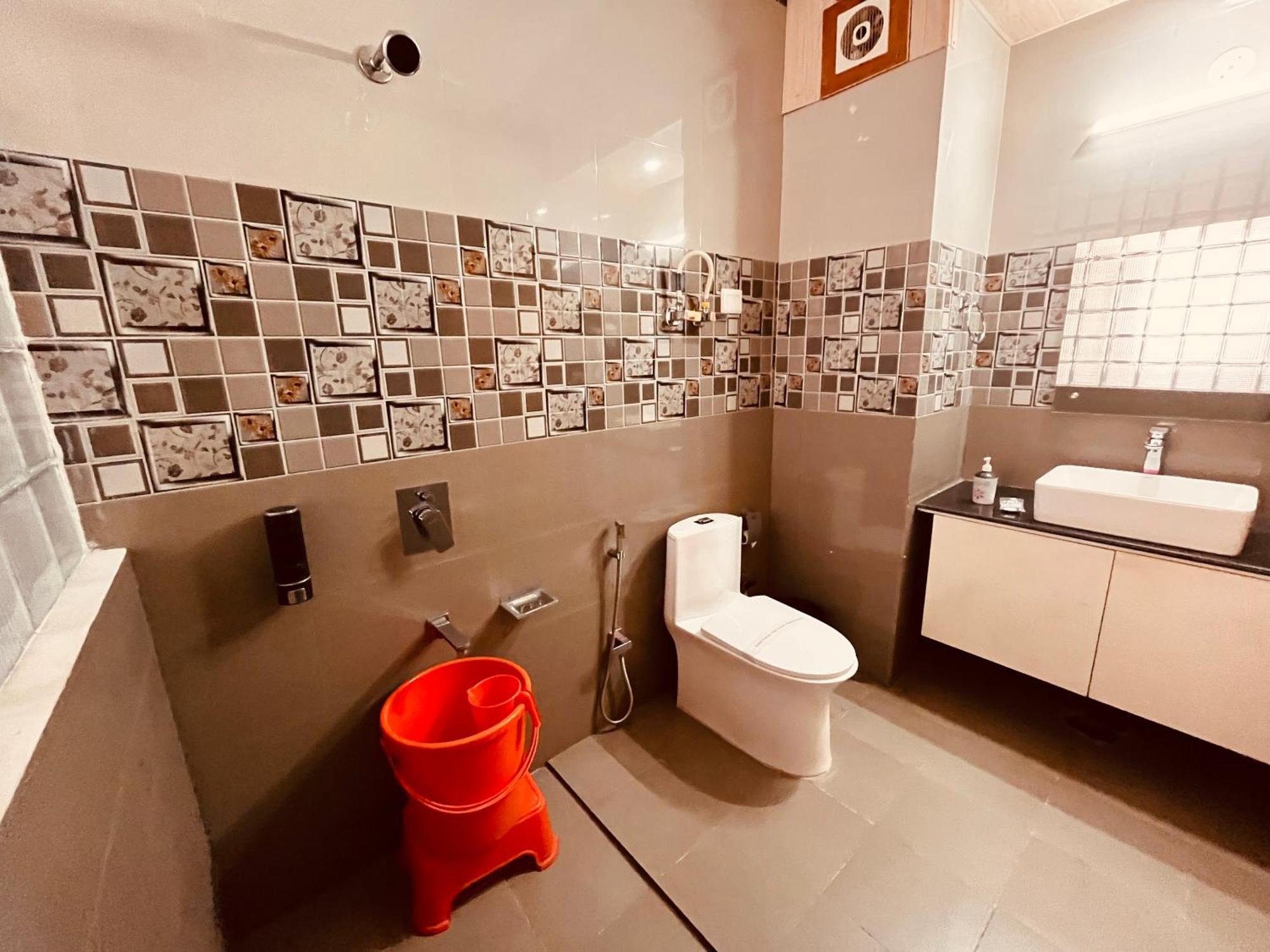 Tata Vista Resort Mall Road Manali - Centrally Heated & Air Cooled Экстерьер фото
