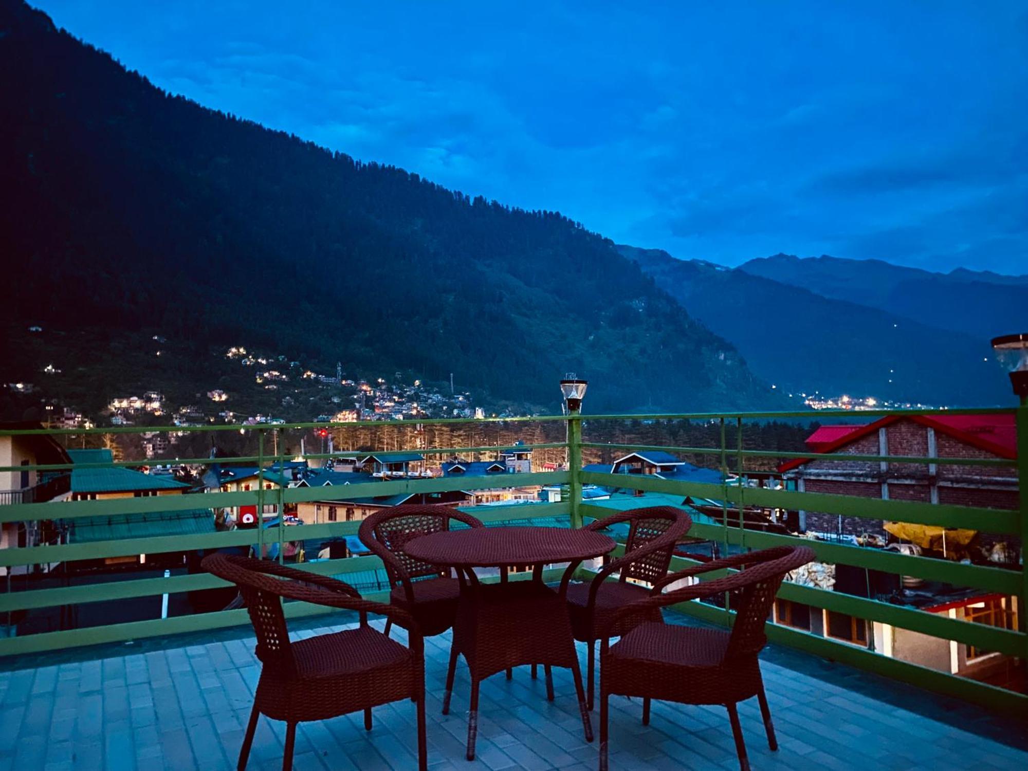 Tata Vista Resort Mall Road Manali - Centrally Heated & Air Cooled Экстерьер фото