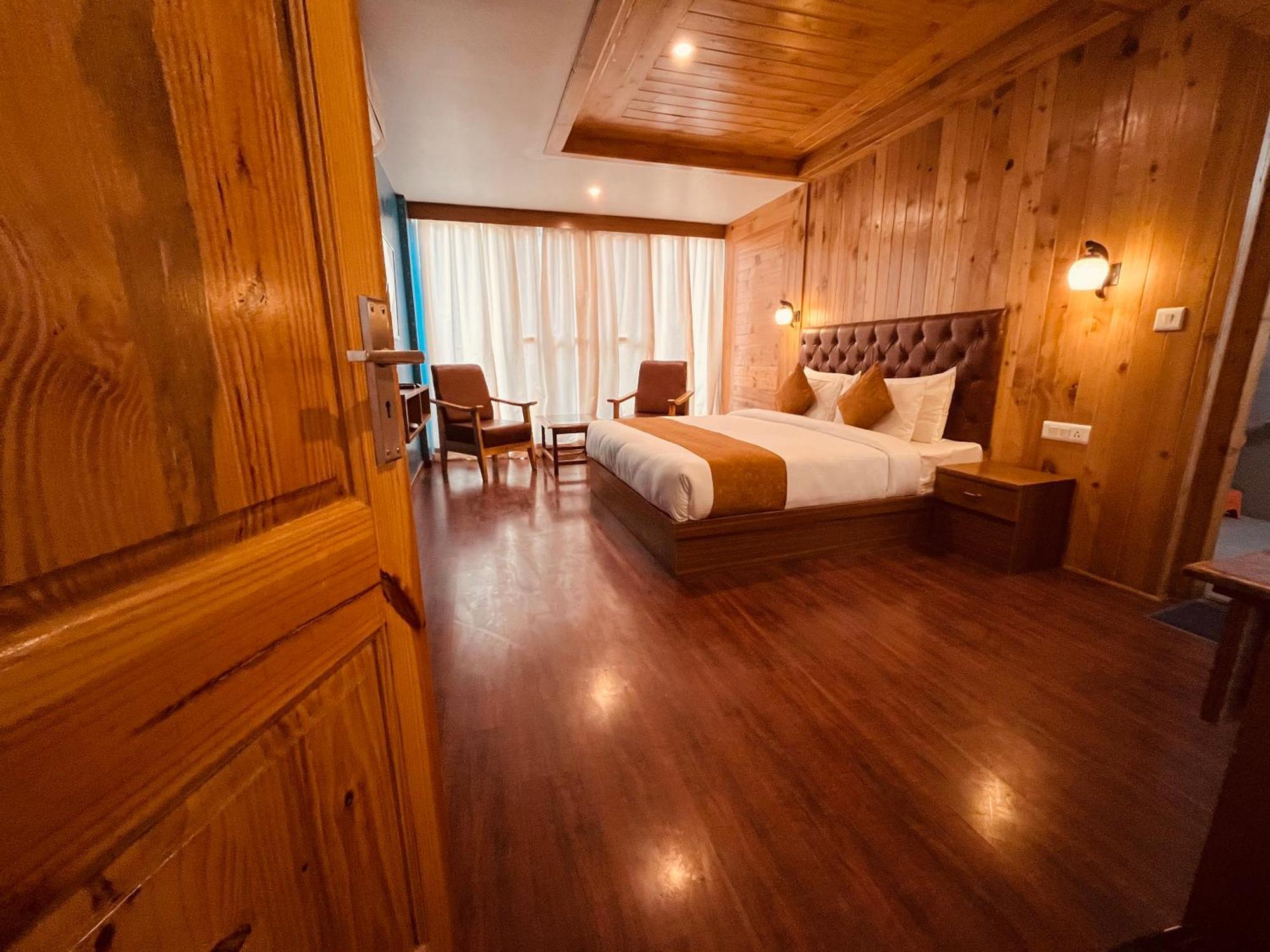 Tata Vista Resort Mall Road Manali - Centrally Heated & Air Cooled Экстерьер фото