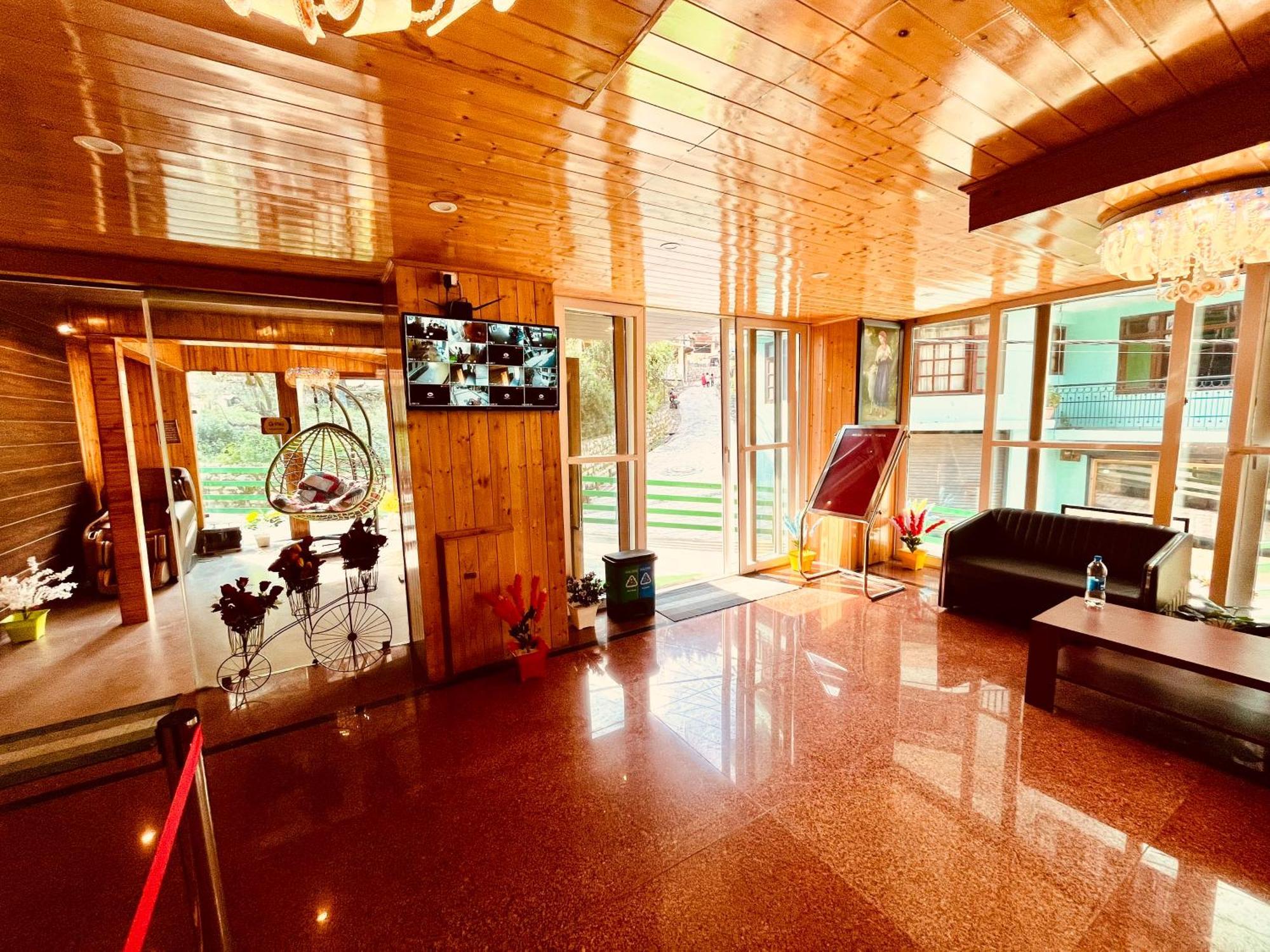 Tata Vista Resort Mall Road Manali - Centrally Heated & Air Cooled Экстерьер фото
